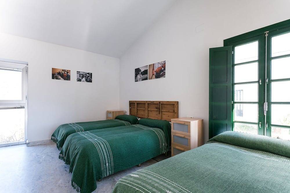 Casa Latrinas Alta, Puerto de la Laja, under Guadiana in El Granado, Guadiana Valley Natural Park