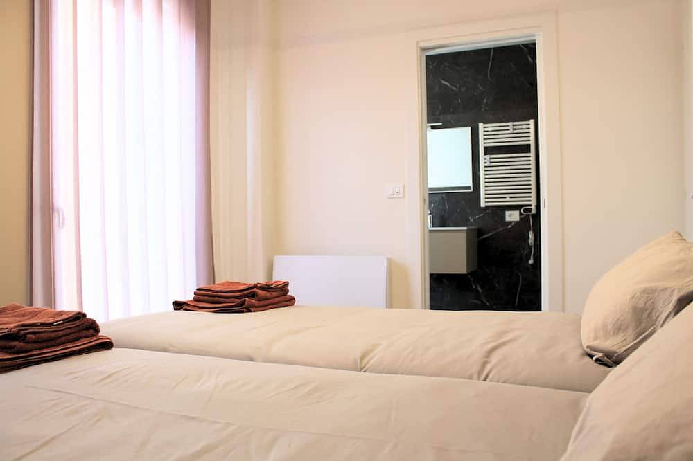 Apartamento entero, Double room, private bathroom inside in Imola, Provincia de Bologna