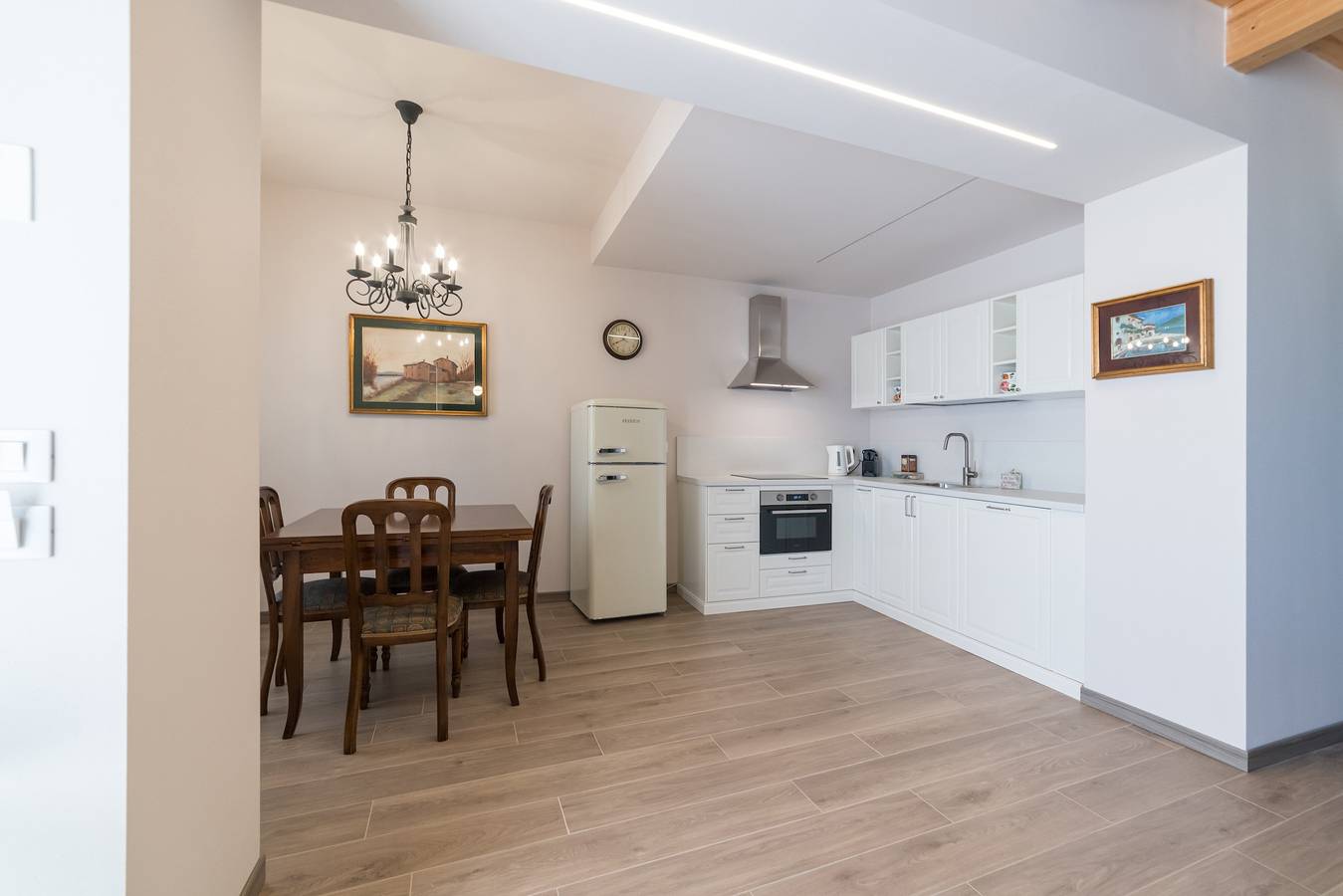 Appartamento intero, Appartamento 'Tramonto' con terrazza in comune, Wi-Fi e aria condizionata in Cavaion Veronese, Prealpi Gardesane