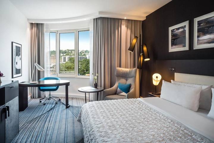 Hotel für 2 Personen, mit Whirlpool und Terrasse sowie Pool und Sauna in Weihnachtsmarkt Stuttgart - 2
