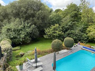 Gîte pour 4 personnes, avec jardin ainsi que terrasse et piscine à Ploeren