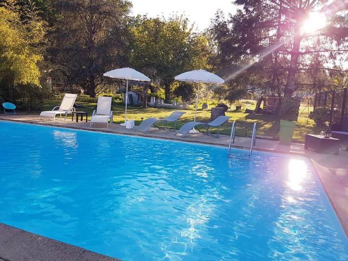 Maison d’hôte pour 2 personnes, avec terrasse et jardin à Saint-Médard-d'Eyrans