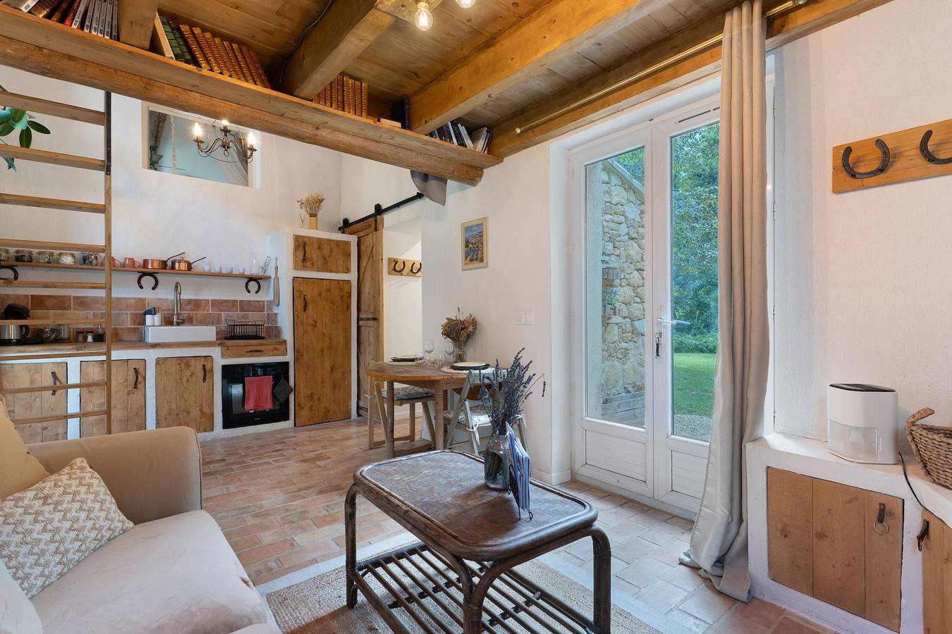 Ferienhaus 'Maison En Pierre Chevaux' mit Wlan im Luberon, Nähe Lourmarin in Puyvert, Regionaler Naturpark Luberon