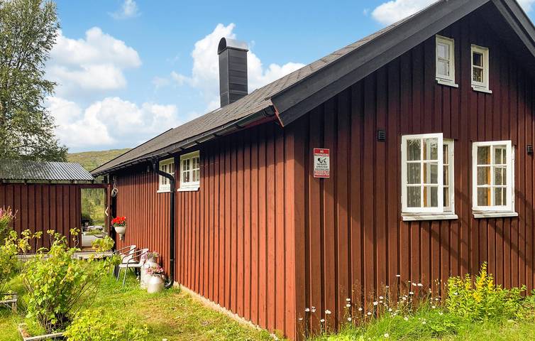 Ferienhaus für 7 Personen mit Garten in Namsskogan