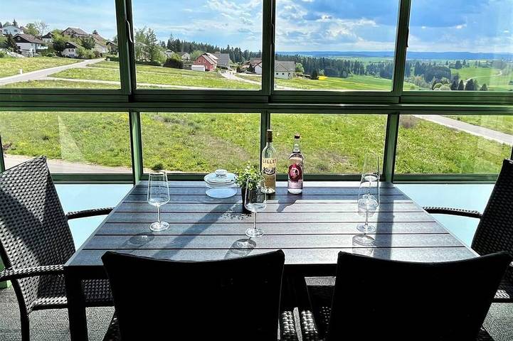 Ferienwohnung für 4 Personen, mit Balkon und Pool in Dittishausen
