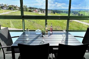 Ferienwohnung für 4 Personen, mit Balkon und Pool in Dittishausen