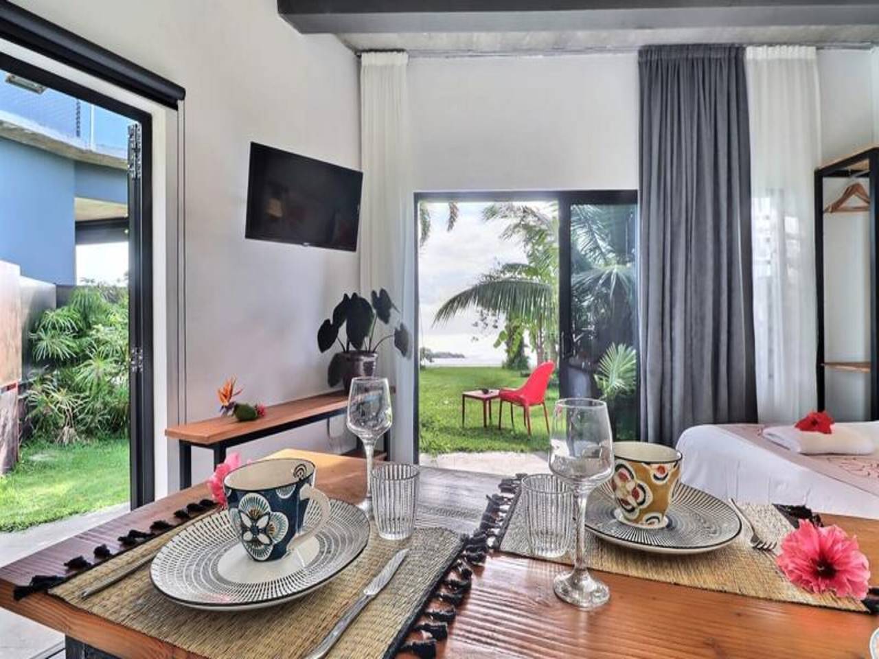 Ganze Wohnung, Villa in Papeete mit Infinity-Pool und Aussicht in Faa'a, Tahiti