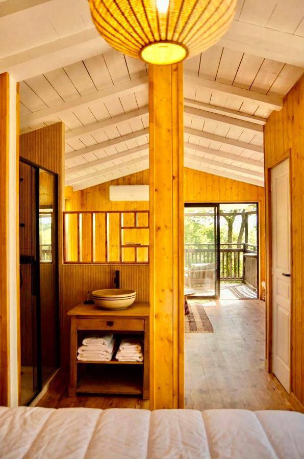 Domaine la Védence - La Cabane Tchanquée in Marsolan, Gers