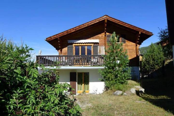 Ferienhaus für 8 Personen, mit Garten in Grächen
