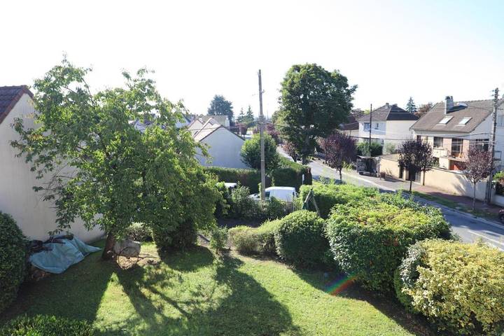 Gîte pour 7 personnes, avec jardin, animaux acceptés à Montfermeil - 2