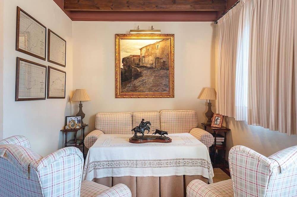 Cozy home in El Garrobo in El Garrobo, Sevilla Province