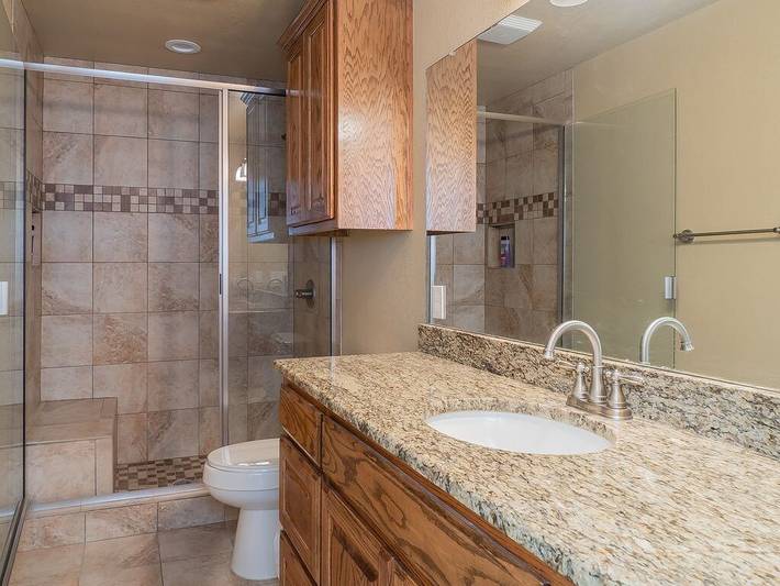 Vacation rental for 30 people, with terrace and yard, with pets in Lake Texoma