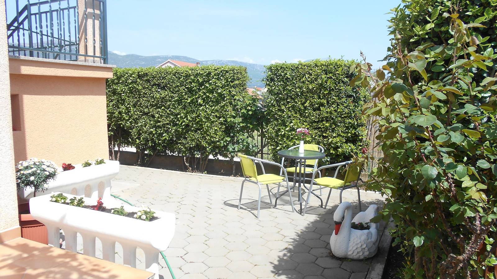 Ganze Wohnung, 3-Zimmer-Ferienwohnung mit Terrasse Kastel Stafilic, Kastela A-16811-a in Kastel Stafilic, Kaštela