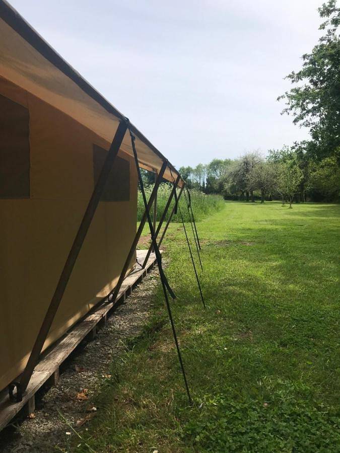 Tente pour 4 personnes, avec Terrasse ainsi que Jardin et Piscine dans le Finistère - 2