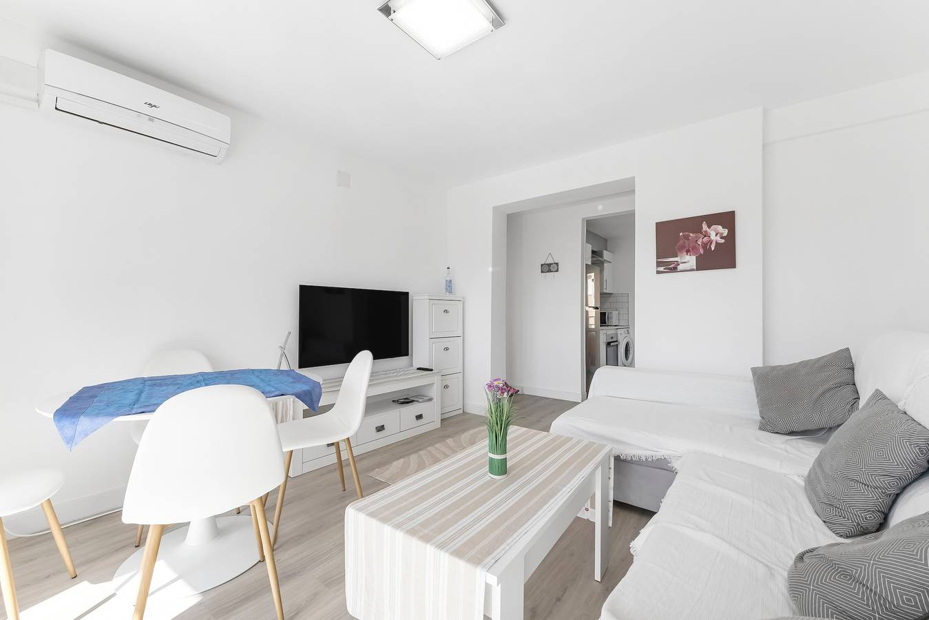Apartamento entero, Apartamento 'Antogil-mata1' con vistas al mar, terraza privada y aire acondicionado in Torrevieja, Costa Blanca