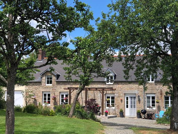 Gîte pour 9 personnes, avec piscine, adapté aux familles