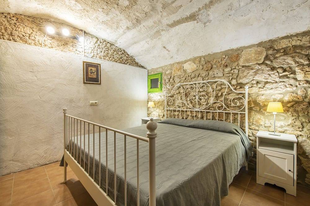 Rural house \"Can Cirera\" in Serinyà, Pla de l'Estany