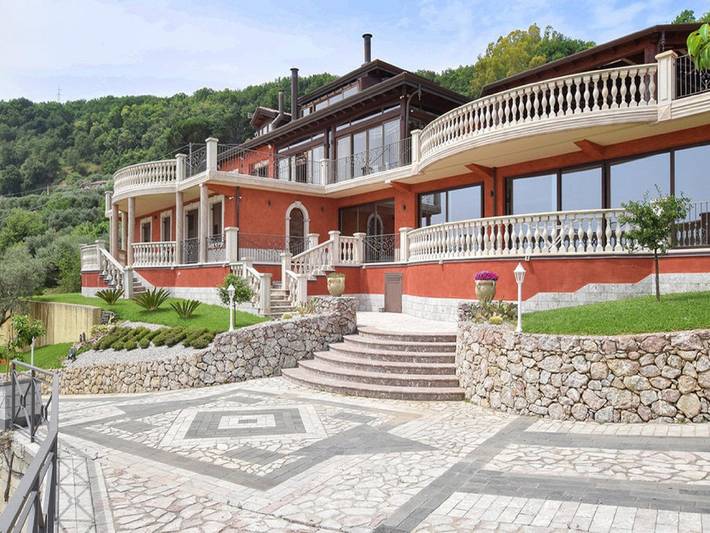 Casa vacanza per 11 persone, con Terrazza e Piscina nonché Sauna a San Piero Patti