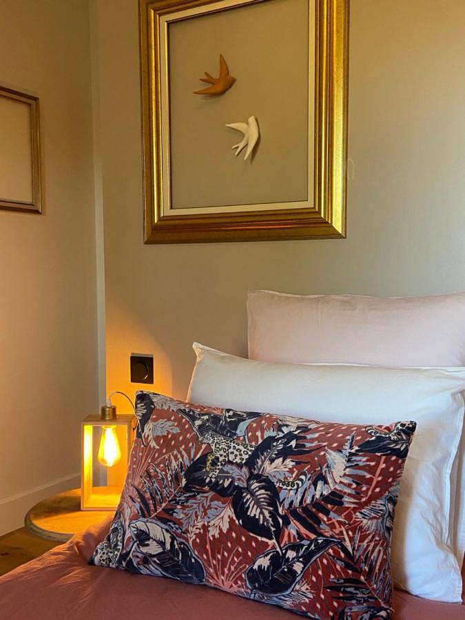 Chambre d’hôte pour 5 personnes, avec terrasse et piscine ainsi que vue et jardin dans Mayenne - 4