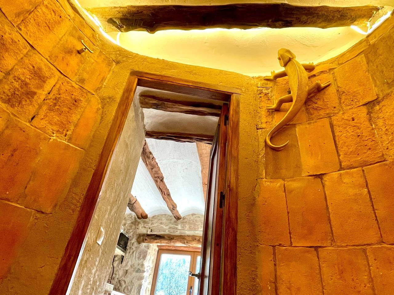 Apartamento 'Gnomo' con vistas a la montaña, Wi-Fi y aire acondicionado in Olba, Provincia de Teruel