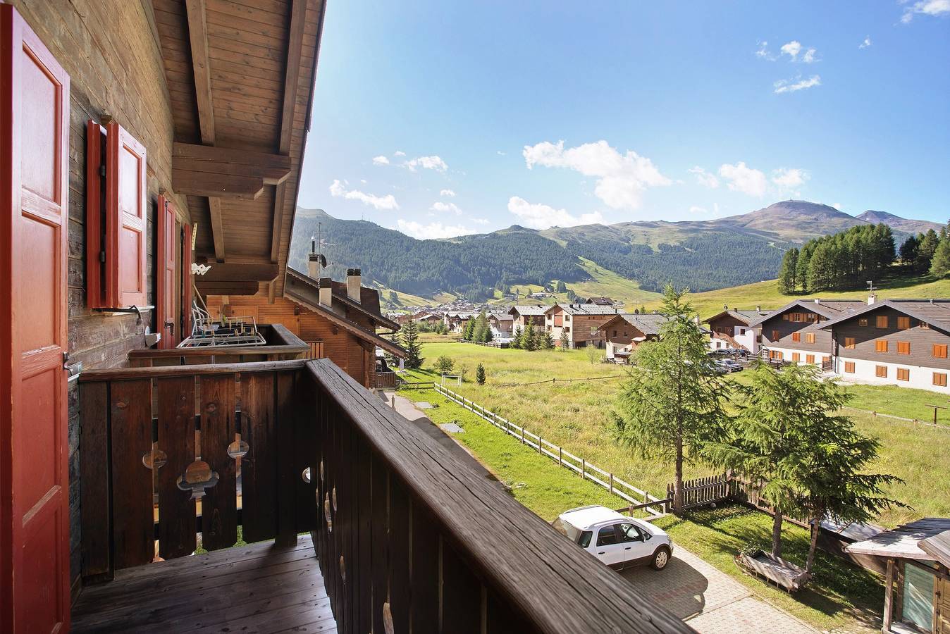 Ganze Wohnung, Ferienwohnung 'Appartamenti Lorenza 3 Baite Giotto' mit Bergblick, Gemeinschaftsgarten und Wlan in Livigno (Stadt), Livigno