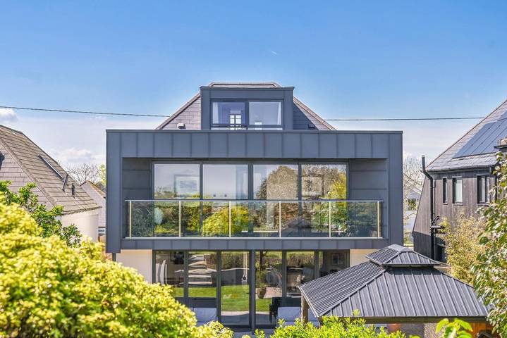 Beach house for 12 people, with garden and hot tub in Kent
