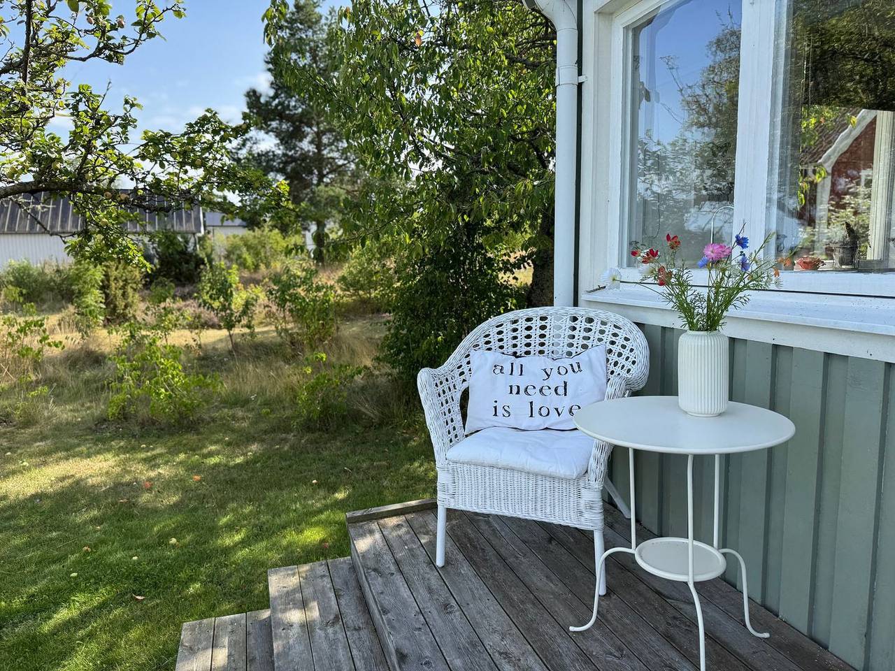 Lilla Lycka Timmernabben – Kleines Ferienhaus mit Meerblick & Kanu in Timmernabben, Mönsterås und Umgebung