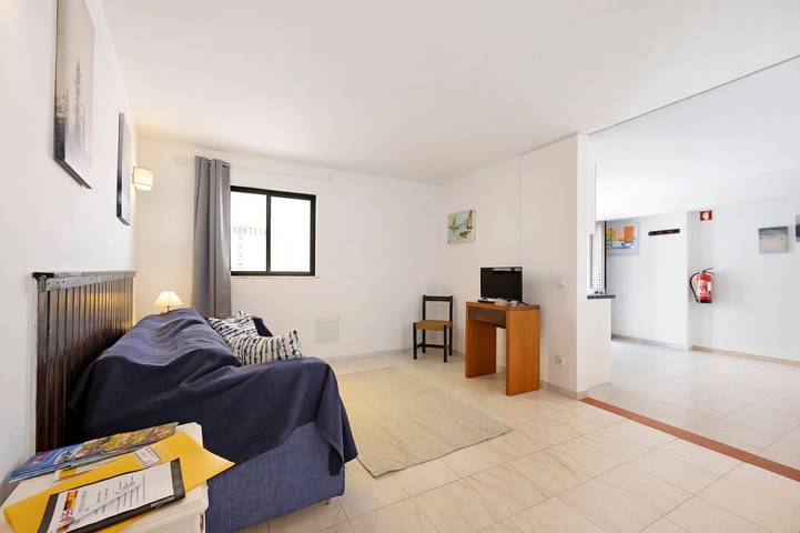 Appartement entier, Appartement "A Cerca - E" avec piscine, jardin et Wi-Fi partagés. in Santa Maria, São Gonçalo de Lagos