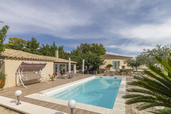 Villa voor 6 personen, met Terras en Tuin in Noves