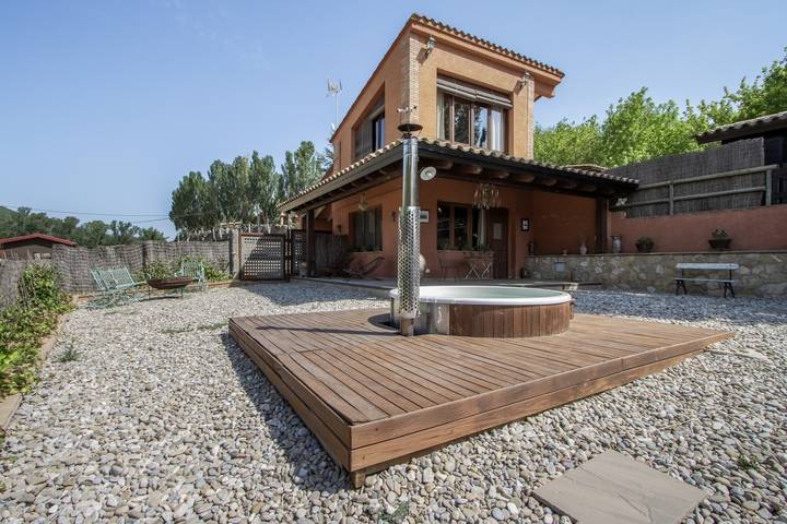 Casa rural para 2 personas, con Jacuzzi y Jardín en Solsonés - 2