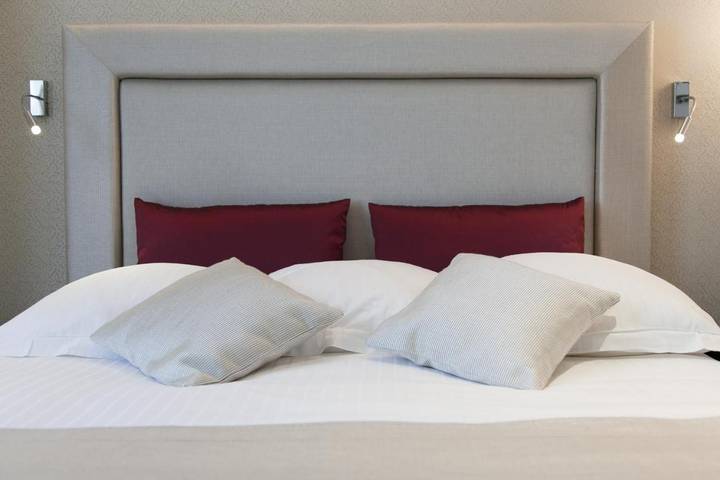 Hôtel pour 2 personnes, avec sauna ainsi que terrasse et jacuzzi à Chambéry - 4