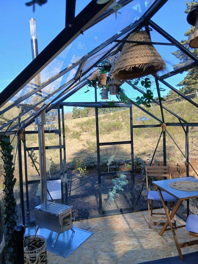 Tente pour 2 personnes, avec terrasse et jacuzzi ainsi que sauna et jardin en Haute-Loire - 4