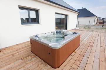 Gîte pour 8 personnes, avec sauna ainsi que jardin et jacuzzi, animaux acceptés à Bretteville-sur-Ay