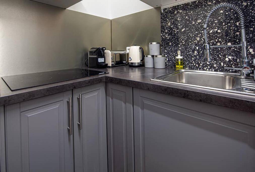 Appartement entier, One-Bedroom Apartment in Évry-Courcouronnes, Essonne