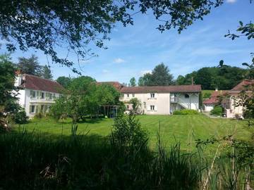 Chambre d’hôte pour 2 personnes, avec piscine et vue ainsi que terrasse et jardin, animaux acceptés en Pyrénées-Atlantiques