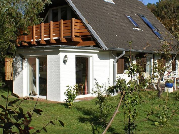 Ferienhaus für 3 Personen, mit Terrasse und Garten in Süddorf - 2