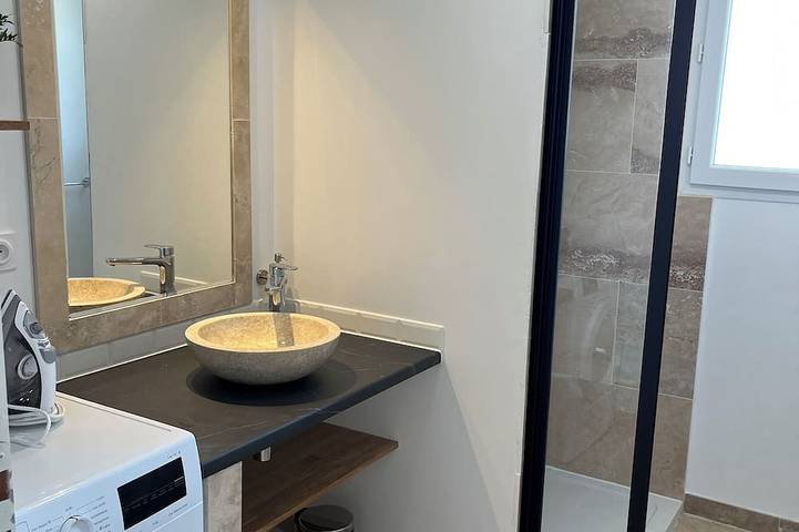 Gîte pour 2 personnes, avec balcon, animaux acceptés à Sanilhac-Sagriès - 3