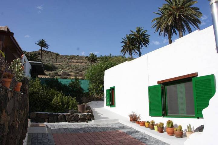 Villa for 4 people, with terrace and garden - 1