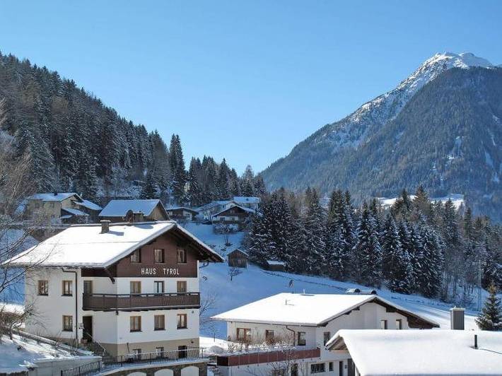Ferienwohnung für 5 Personen, mit Balkon und Terrasse sowie Garten und Ausblick in Tobadill - 2