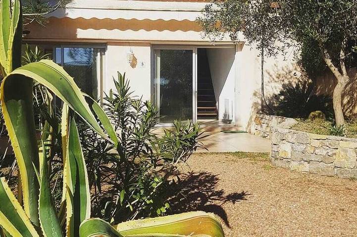 Holiday home for 4 people, with garden and terrace as well as pool - 1