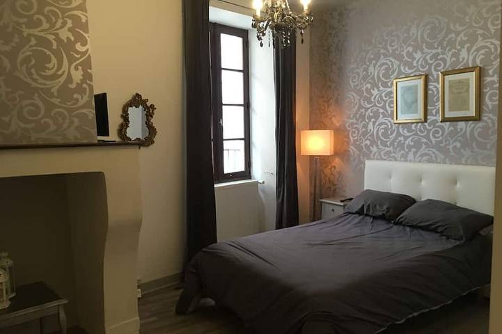 Location de vacances pour 6 personnes, avec balcon et piscine à Confolens - 2