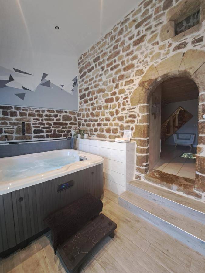 Chambre d’hôte pour 2 personnes, avec Jacuzzi ainsi que Terrasse et Vue