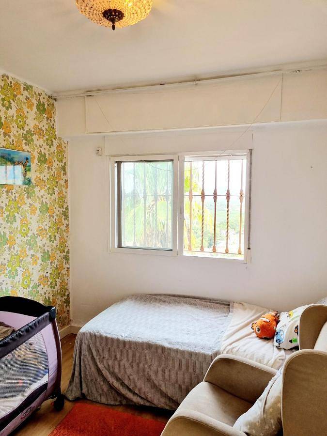 Location de vacances pour 5 personnes, avec terrasse ainsi que vue et piscine, animaux acceptés à Chiva - 3