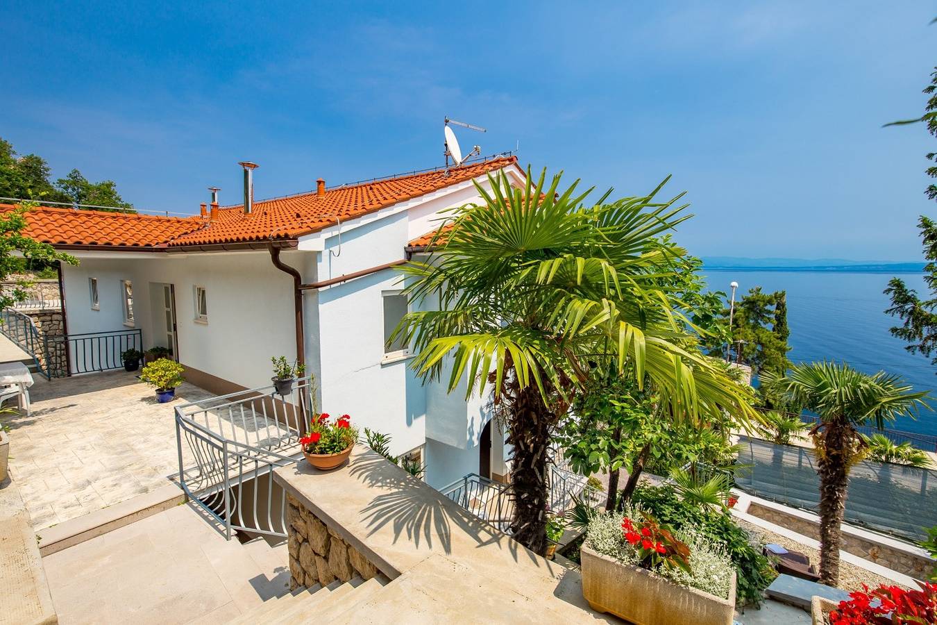 Ganze Wohnung, 1-Zimmer-Ferienwohnung mit Terrasse und Meerblick Moscenicka Draga, Opatija A-7766-d in Moscenicka Draga, Opatija Riviera