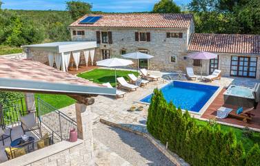 Villa für 14 Personen, mit Garten und Terrasse sowie Whirlpool in Istrien