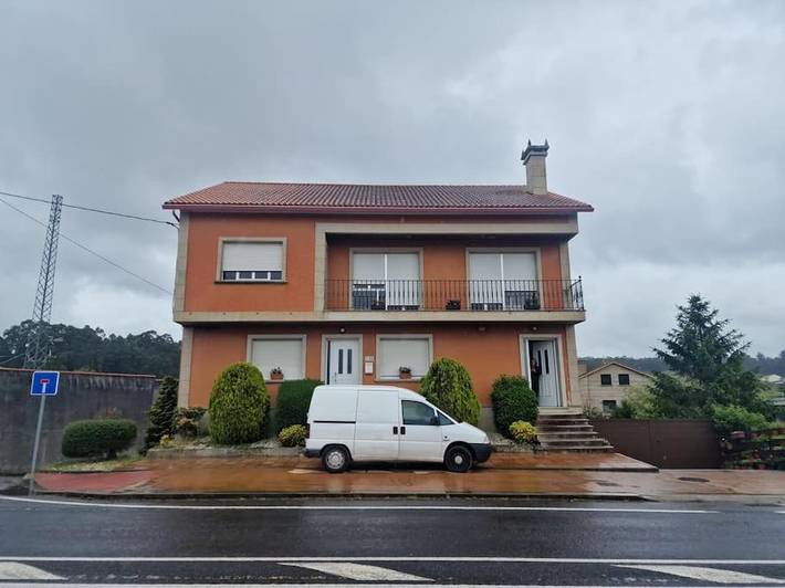Apartamento para 6 personas, con vistas además de jardín y terraza en Villanueva de Arosa