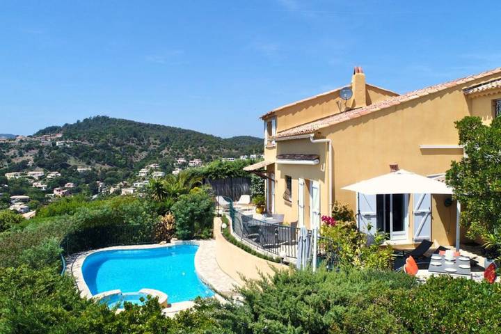 Gîte pour 8 personnes, avec piscine