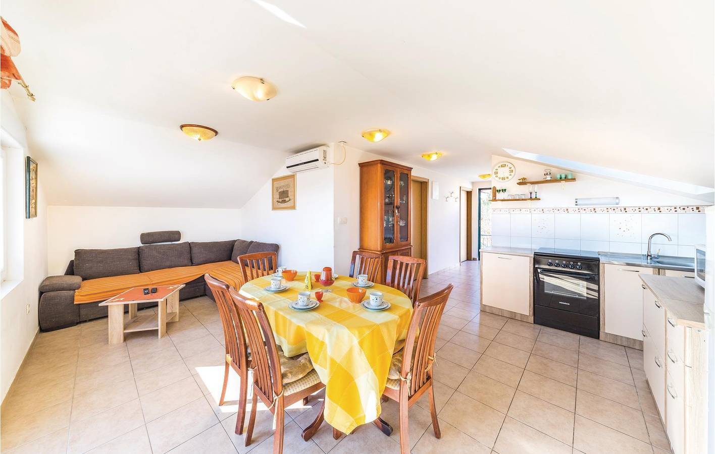 Ganze Ferienwohnung, Ferienwohnung für 4 Personen mit Terrasse in Seget Vranjica, Split-Dalmatien
