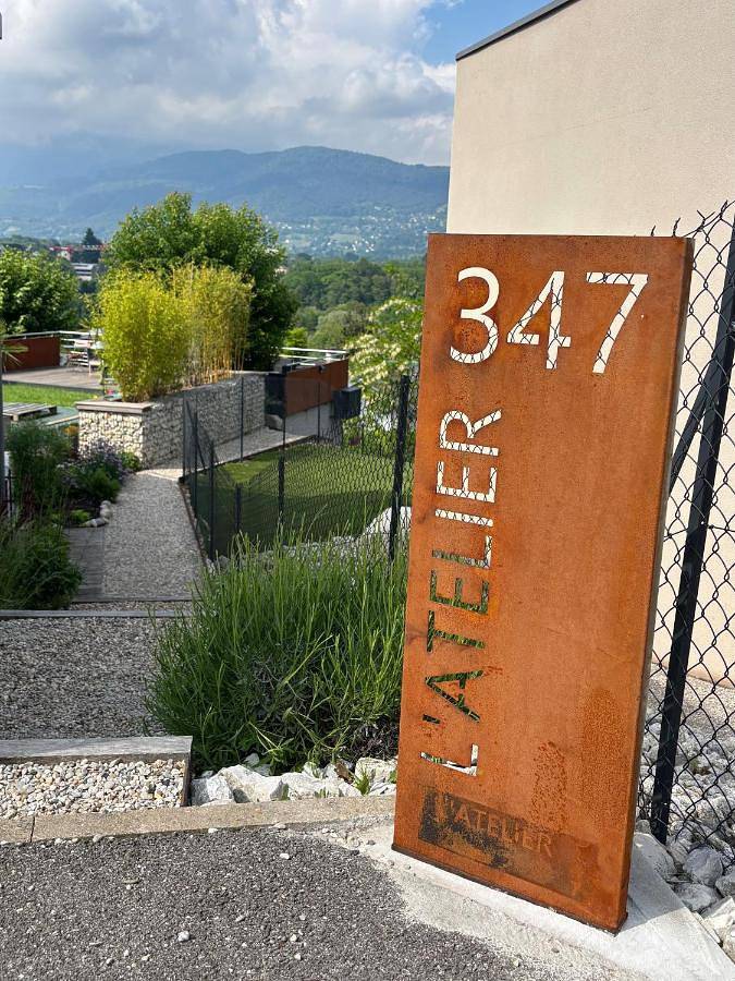 Gîte pour 2 personnes, avec jardin et vue à Challes-les-Eaux - 2