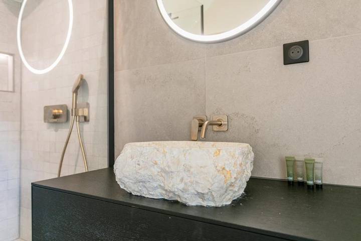 Location de vacances pour 6 personnes, avec piscine ainsi que jardin et jacuzzi à Calviac-en-Périgord - 4